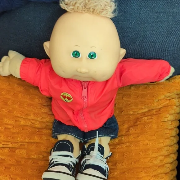 Cabbage Patch Kids Baby Boy in Windbreaker Jacket /Denim Shorts & Black Hightops - Picture 10 of 10